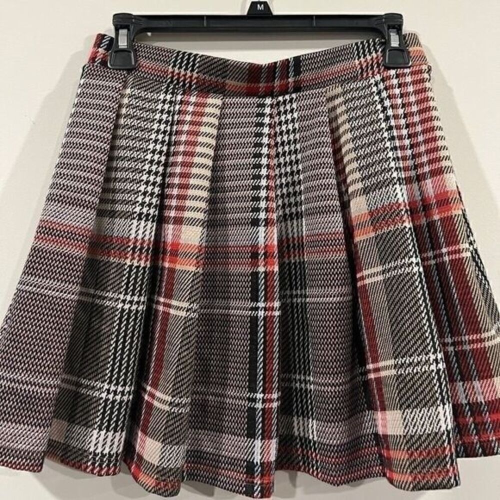 Just Polly Juniors' Plaid Pleated Skater Skirt Pink Plaid Medium - Picture 4 of 5